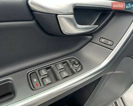 Серый Вольво B60, объемом двигателя 2 л и пробегом 154 тыс. км за 12000 $, фото 16 на Automoto.ua