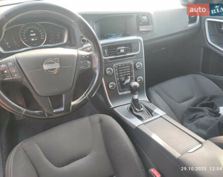 Серый Вольво B60, объемом двигателя 1.56 л и пробегом 262 тыс. км за 11600 $, фото 23 на Automoto.ua