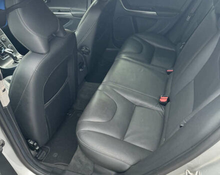 Серый Вольво B60, объемом двигателя 2.4 л и пробегом 250 тыс. км за 13000 $, фото 15 на Automoto.ua