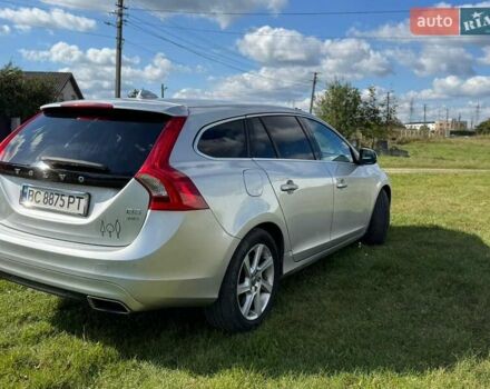 Серый Вольво B60, объемом двигателя 2.4 л и пробегом 250 тыс. км за 13000 $, фото 2 на Automoto.ua