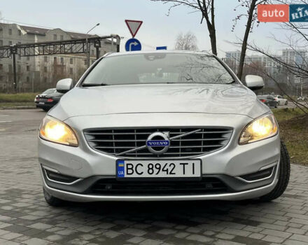 Серый Вольво B60, объемом двигателя 1.97 л и пробегом 155 тыс. км за 12000 $, фото 2 на Automoto.ua