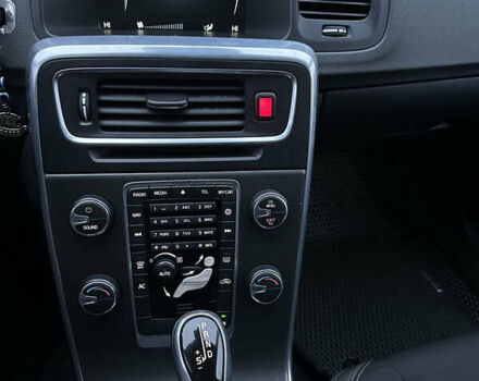 Сірий Вольво B60, об'ємом двигуна 1.56 л та пробігом 275 тис. км за 11950 $, фото 22 на Automoto.ua