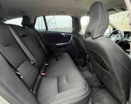 Серый Вольво B60, объемом двигателя 0 л и пробегом 264 тыс. км за 12000 $, фото 18 на Automoto.ua