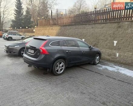 Сірий Вольво B60, об'ємом двигуна 2.5 л та пробігом 225 тис. км за 12990 $, фото 2 на Automoto.ua