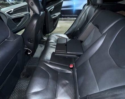 Серый Вольво B60, объемом двигателя 2 л и пробегом 290 тыс. км за 10900 $, фото 9 на Automoto.ua