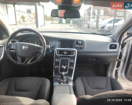 Серый Вольво B60, объемом двигателя 1.56 л и пробегом 262 тыс. км за 11600 $, фото 16 на Automoto.ua