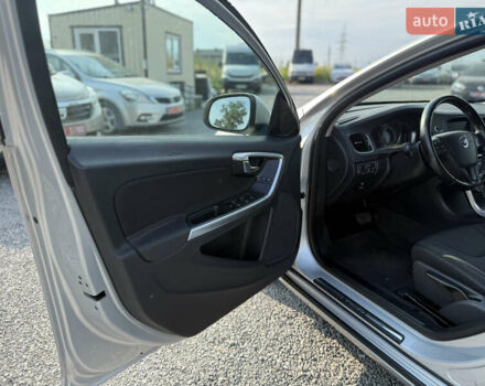 Серый Вольво B60, объемом двигателя 1.97 л и пробегом 235 тыс. км за 13999 $, фото 31 на Automoto.ua