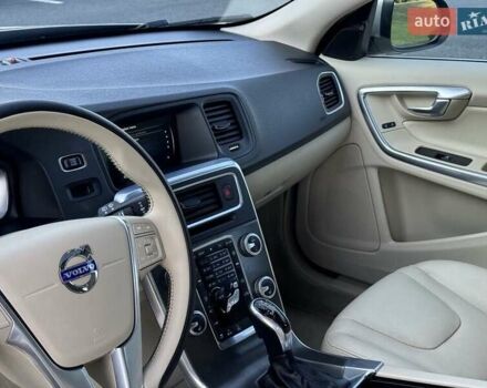 Серый Вольво B60, объемом двигателя 2 л и пробегом 131 тыс. км за 2300 $, фото 10 на Automoto.ua