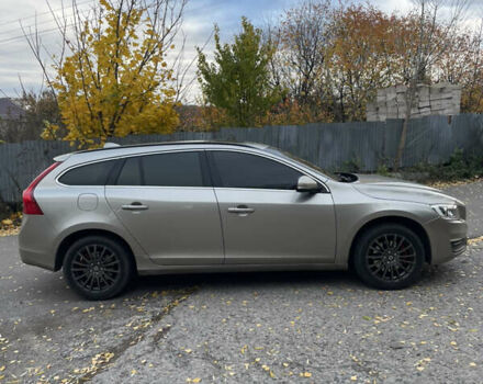 Серый Вольво B60, объемом двигателя 1.97 л и пробегом 256 тыс. км за 11500 $, фото 2 на Automoto.ua