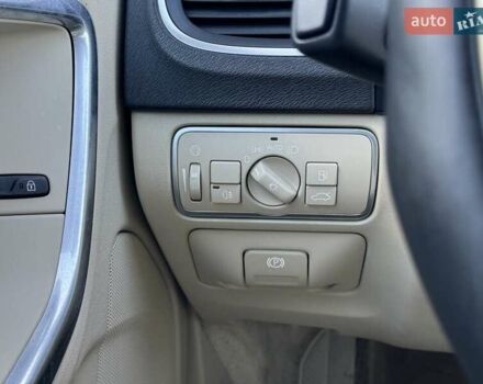 Серый Вольво B60, объемом двигателя 2 л и пробегом 131 тыс. км за 2300 $, фото 9 на Automoto.ua