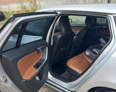 Серый Вольво B60, объемом двигателя 1.97 л и пробегом 242 тыс. км за 14400 $, фото 20 на Automoto.ua