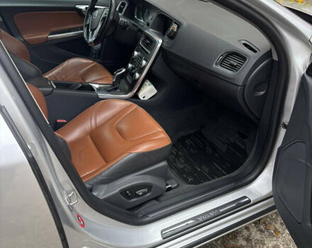 Серый Вольво B60, объемом двигателя 1.97 л и пробегом 242 тыс. км за 14400 $, фото 21 на Automoto.ua