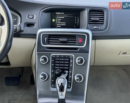 Серый Вольво B60, объемом двигателя 2 л и пробегом 131 тыс. км за 2300 $, фото 14 на Automoto.ua