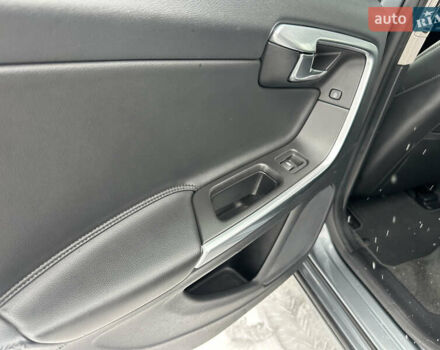 Серый Вольво B60, объемом двигателя 1.99 л и пробегом 241 тыс. км за 14400 $, фото 73 на Automoto.ua