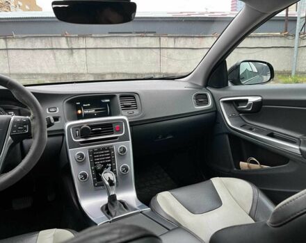 Серый Вольво B60, объемом двигателя 2 л и пробегом 230 тыс. км за 14500 $, фото 11 на Automoto.ua