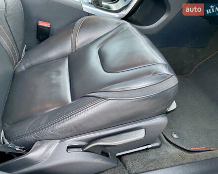 Серый Вольво B60, объемом двигателя 1.97 л и пробегом 210 тыс. км за 11888 $, фото 39 на Automoto.ua