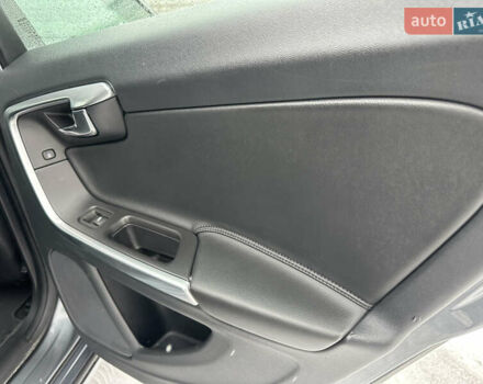 Серый Вольво B60, объемом двигателя 1.99 л и пробегом 241 тыс. км за 14400 $, фото 90 на Automoto.ua