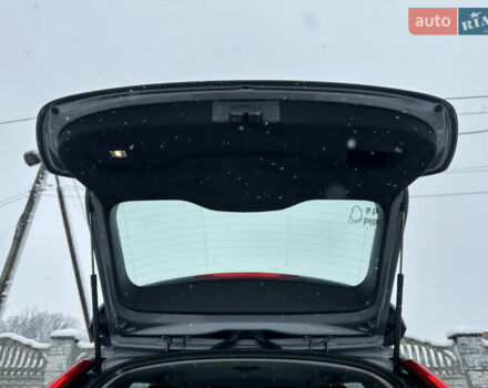 Серый Вольво B60, объемом двигателя 1.99 л и пробегом 241 тыс. км за 14400 $, фото 103 на Automoto.ua