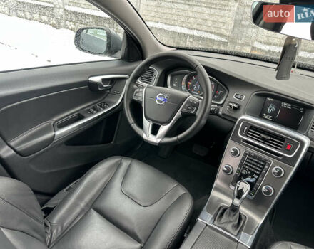 Серый Вольво B60, объемом двигателя 1.99 л и пробегом 241 тыс. км за 14400 $, фото 80 на Automoto.ua