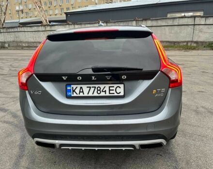 Серый Вольво B60, объемом двигателя 2 л и пробегом 230 тыс. км за 14500 $, фото 4 на Automoto.ua