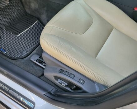 Вольво B60 2016 у Львові на Automoto.ua Сірий Вольво B60, об'ємом двигуна 2 л та пробігом 75 тис. км за 14400 $, фото 17 на Automoto.ua