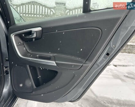 Серый Вольво B60, объемом двигателя 1.99 л и пробегом 241 тыс. км за 14400 $, фото 89 на Automoto.ua