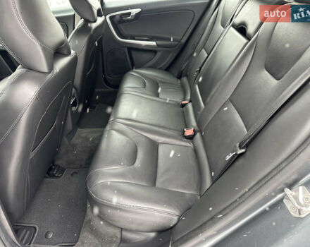 Серый Вольво B60, объемом двигателя 1.99 л и пробегом 241 тыс. км за 14400 $, фото 74 на Automoto.ua