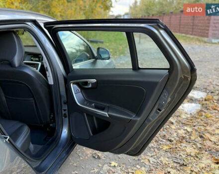 Сірий Вольво B60, об'ємом двигуна 1.97 л та пробігом 211 тис. км за 15700 $, фото 23 на Automoto.ua