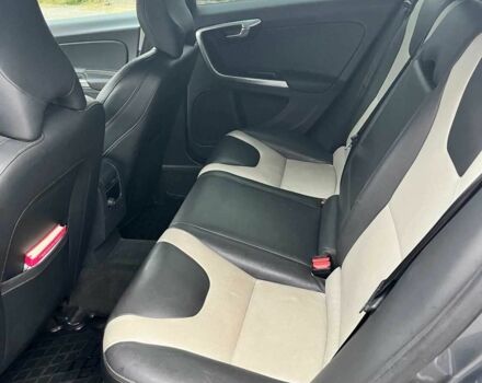 Серый Вольво B60, объемом двигателя 2 л и пробегом 230 тыс. км за 14500 $, фото 12 на Automoto.ua