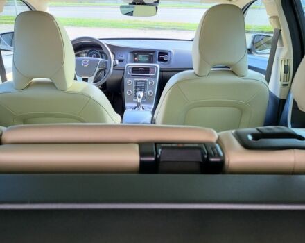 Вольво B60 2016 у Львові на Automoto.ua Сірий Вольво B60, об'ємом двигуна 2 л та пробігом 75 тис. км за 14400 $, фото 10 на Automoto.ua