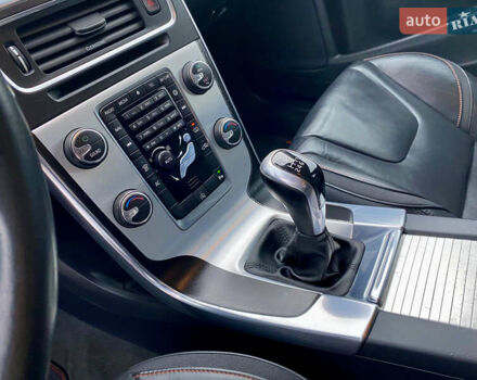 Серый Вольво B60, объемом двигателя 1.97 л и пробегом 210 тыс. км за 11888 $, фото 29 на Automoto.ua