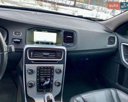 Серый Вольво B60, объемом двигателя 1.97 л и пробегом 210 тыс. км за 11888 $, фото 28 на Automoto.ua