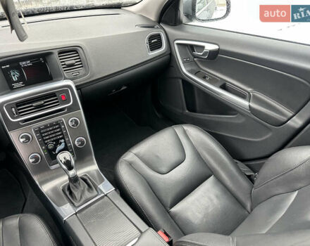 Серый Вольво B60, объемом двигателя 1.99 л и пробегом 241 тыс. км за 14400 $, фото 81 на Automoto.ua