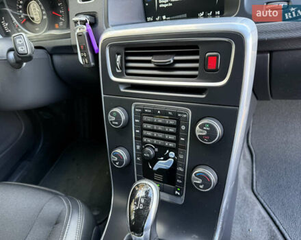 Сірий Вольво B60, об'ємом двигуна 1.97 л та пробігом 211 тис. км за 15700 $, фото 29 на Automoto.ua