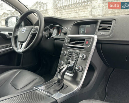 Серый Вольво B60, объемом двигателя 1.99 л и пробегом 241 тыс. км за 14400 $, фото 101 на Automoto.ua