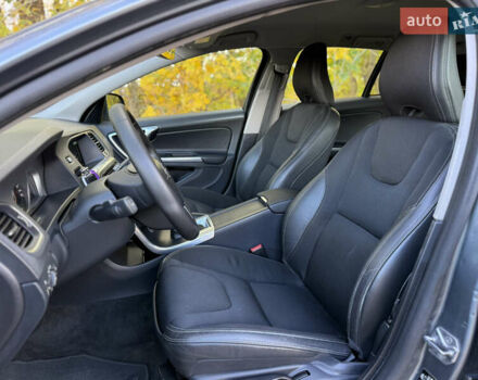 Сірий Вольво B60, об'ємом двигуна 1.97 л та пробігом 211 тис. км за 15700 $, фото 15 на Automoto.ua