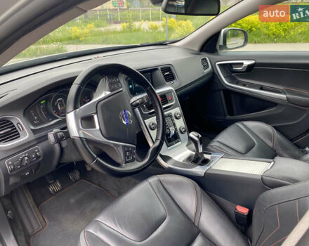 Серый Вольво B60, объемом двигателя 1.97 л и пробегом 210 тыс. км за 11888 $, фото 23 на Automoto.ua