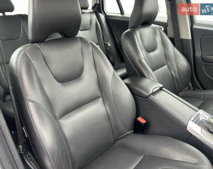 Серый Вольво B60, объемом двигателя 1.99 л и пробегом 241 тыс. км за 14400 $, фото 100 на Automoto.ua