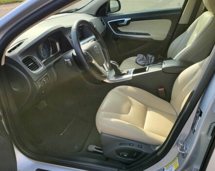 Вольво B60 2016 у Львові на Automoto.ua Сірий Вольво B60, об'ємом двигуна 2 л та пробігом 75 тис. км за 14400 $, фото 8 на Automoto.ua