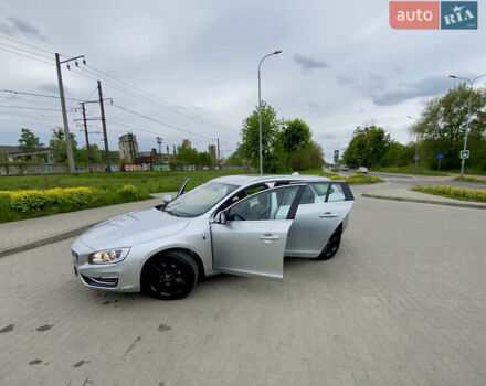 Серый Вольво B60, объемом двигателя 1.97 л и пробегом 210 тыс. км за 11888 $, фото 4 на Automoto.ua