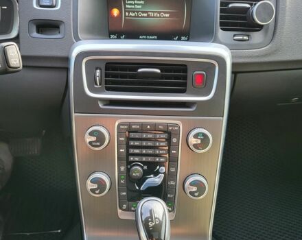 Вольво B60 2016 у Львові на Automoto.ua Сірий Вольво B60, об'ємом двигуна 2 л та пробігом 75 тис. км за 14400 $, фото 7 на Automoto.ua