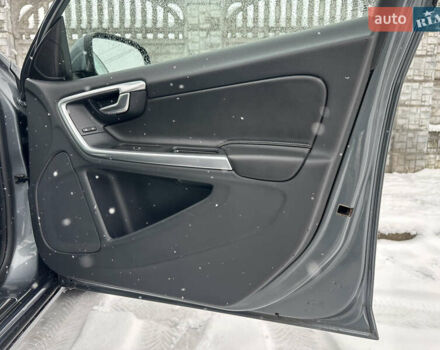 Серый Вольво B60, объемом двигателя 1.99 л и пробегом 241 тыс. км за 14400 $, фото 95 на Automoto.ua