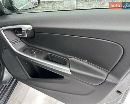 Серый Вольво B60, объемом двигателя 1.99 л и пробегом 241 тыс. км за 14400 $, фото 96 на Automoto.ua