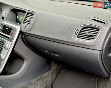 Серый Вольво B60, объемом двигателя 1.97 л и пробегом 142 тыс. км за 15990 $, фото 34 на Automoto.ua