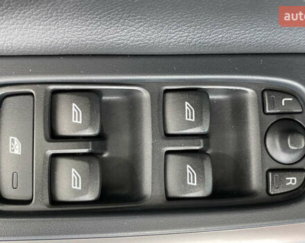 Серый Вольво B60, объемом двигателя 0 л и пробегом 207 тыс. км за 16950 $, фото 25 на Automoto.ua