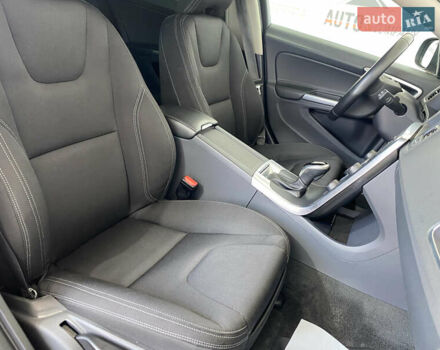 Серый Вольво B60, объемом двигателя 0 л и пробегом 207 тыс. км за 16950 $, фото 8 на Automoto.ua