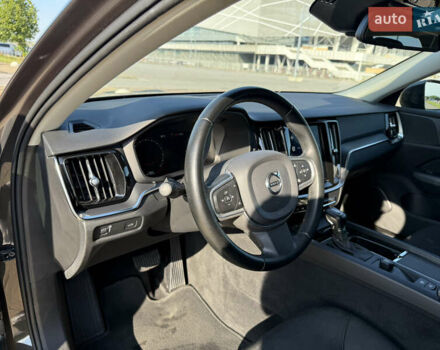 Вольво B60 2019 в Львове на Automoto.ua Серый Вольво B60, объемом двигателя 2 л и пробегом 132 тыс. км за 26990 $, фото 16 на Automoto.ua