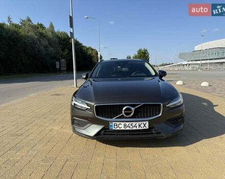 Вольво B60 2019 в Львове на Automoto.ua Серый Вольво B60, объемом двигателя 2 л и пробегом 132 тыс. км за 26990 $, фото 2 на Automoto.ua