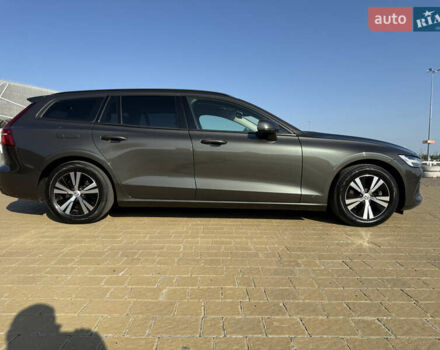 Вольво B60 2019 в Львове на Automoto.ua Серый Вольво B60, объемом двигателя 2 л и пробегом 132 тыс. км за 26990 $, фото 5 на Automoto.ua