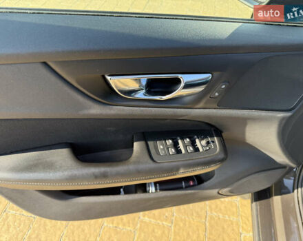 Вольво B60 2019 в Львове на Automoto.ua Серый Вольво B60, объемом двигателя 2 л и пробегом 132 тыс. км за 26990 $, фото 15 на Automoto.ua